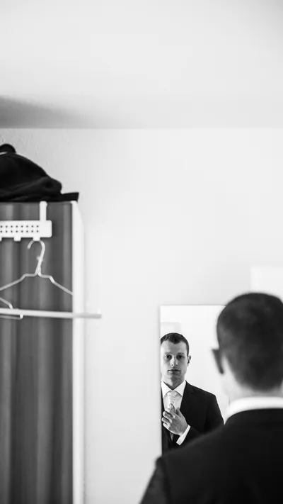 Bräutigam Vorbereitungen - Hochzeitsreportage