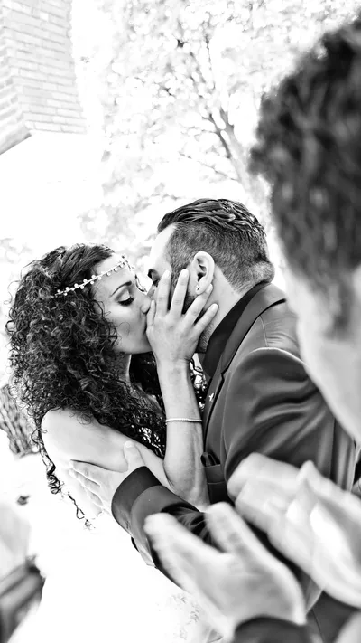 Brautpaar am Altar - emotionale Zeremoniefotografie