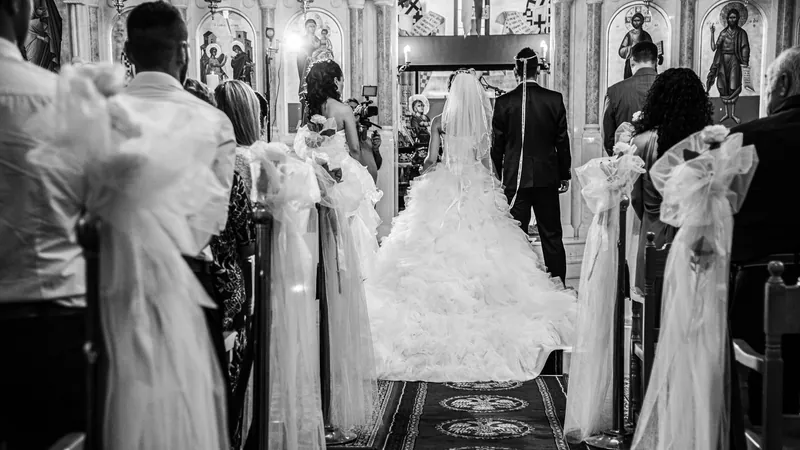 Auszug nach der Trauung - Hochzeitsfotograf